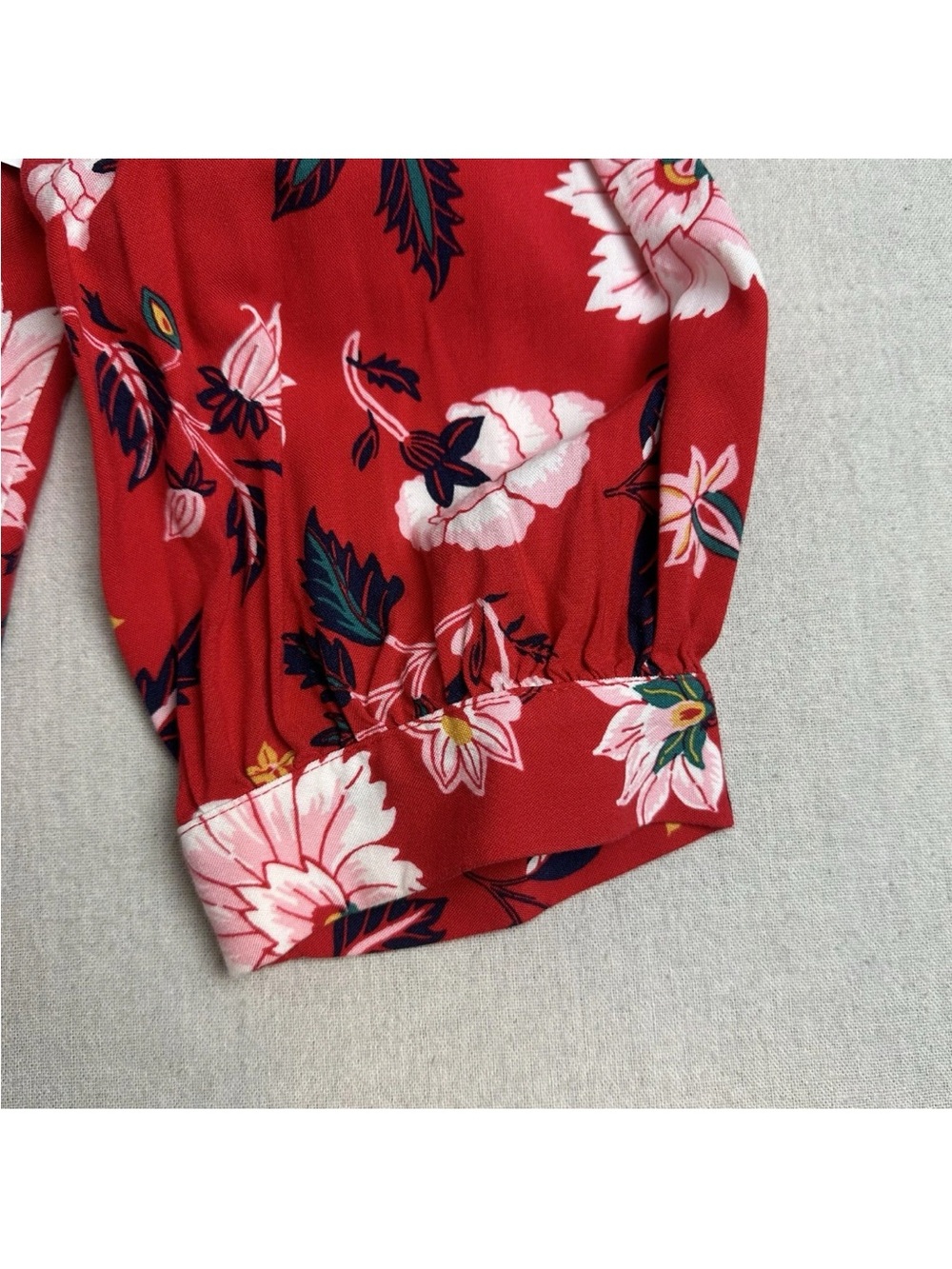 Old Navy Red Floral Blouse Smocked Shoulder Long Sleeve NWT - Picture 9 of 14